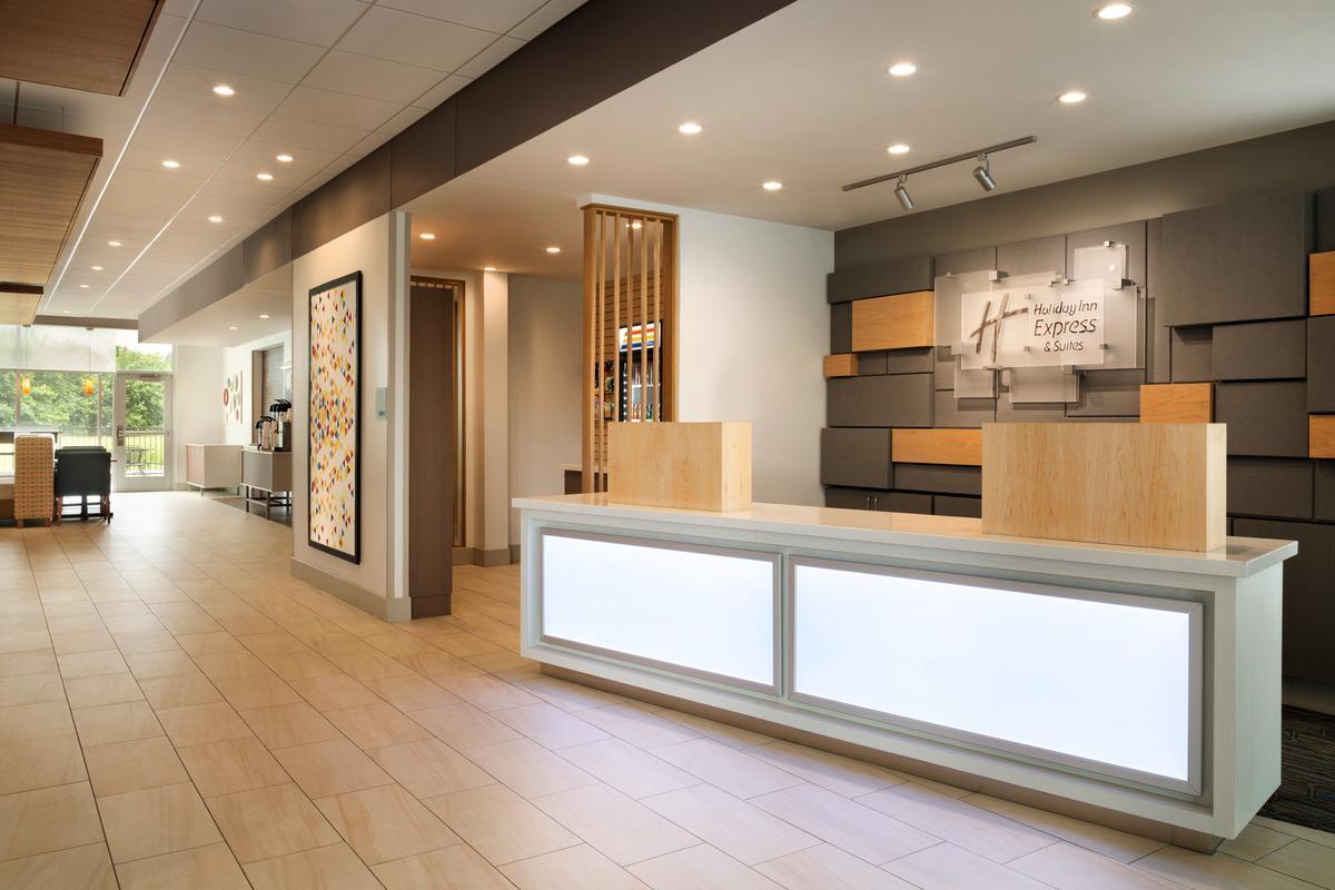 Holiday Inn Express & Suites Findlay North By Ihg Exterior photo
